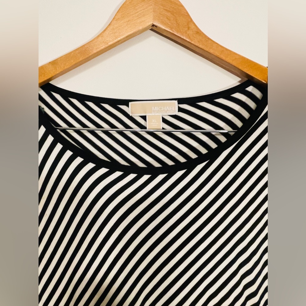 Women Michael Kors Large boat neck top